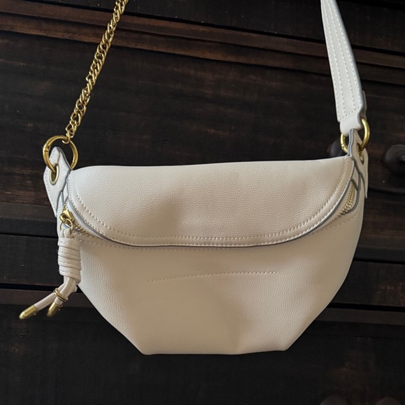 Juzihongle Handbags - Elegant Cream Crossbody Bag with Gold Details